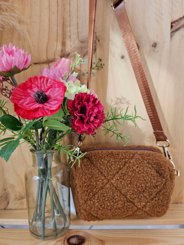 Besace moumoute Nina camel