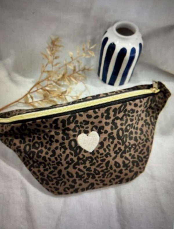 Sac banane léopard coeur